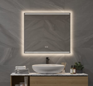 Deze design badkamer spiegel is voorzien van verlichting, grote spiegelverwarming en een dubbele touch schakelaar met dimfunctie en instelbare lichtkleur, kortom van alle gemakken voorzien