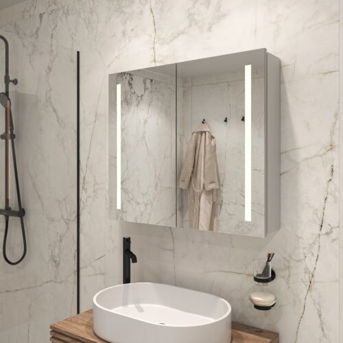 Bij deze aluminium spiegelkast is zowel de verlichting als de verwarming volledig in de deuren geïntegreerd