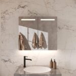 Deze alu badkamer spiegelkast met hoge lichtopbrengst is 80 cm breed en 70 cm hoog