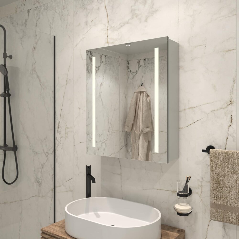 SONNI Spiegelkast met verlichting, 50 x 70 cm, condensvrij, zilverkleurig, badkamerspiegelkast met scheermesstopcontact en schuifdeur, badkamer, rechthoekig, spiegelkast met tuimelschakelaar
