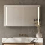 Stijlvolle aluminium badkamer spiegelkast met geïntegreerde verlichting, verwarming, make-up spiegel en stopcontacten met USB