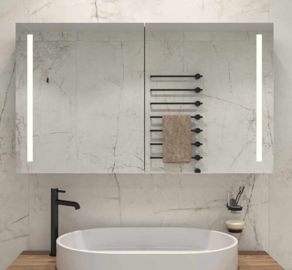 Fraaie aluminium spiegelkast voor in de badkamer, een echte eyecatcher!