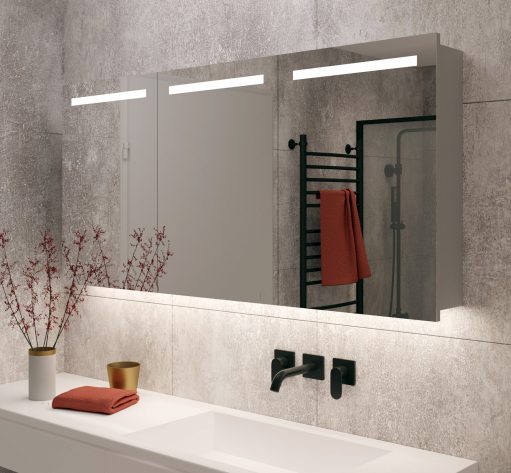 Grote badkamer spiegelkast met verlichting en verwarming