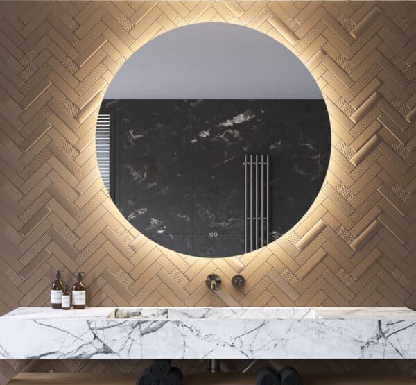 Deze 120 cm ronde badkamer spiegel is van alle gemakken voorzien, zoals: ambient verlichting, spiegelverwarming, dimfunctie en instelbare lichtkleur