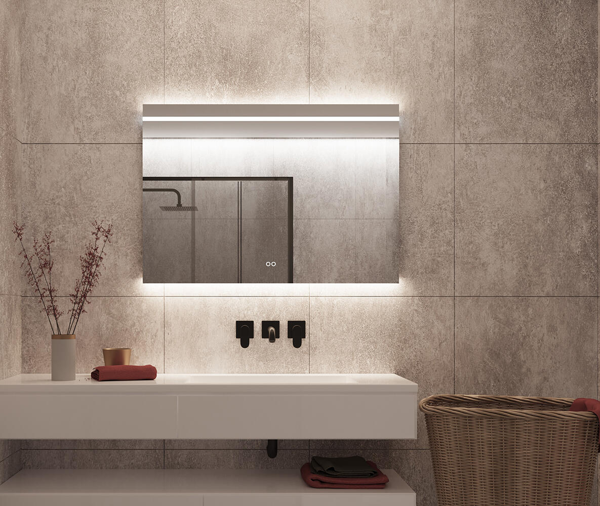 Deze LED spiegel is 100 cm breed, 70 cm hoog en slechts 3 cm diep