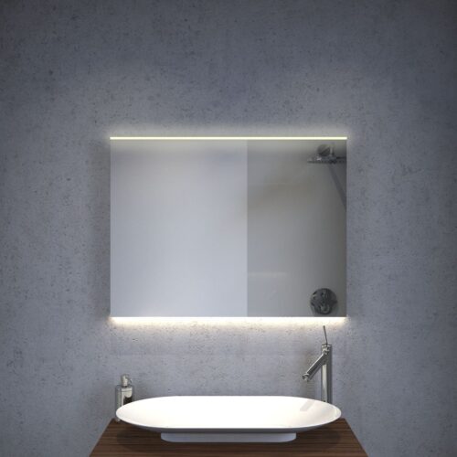 Designer spiegel met praktische verlichting voor het scheren of make-uppen