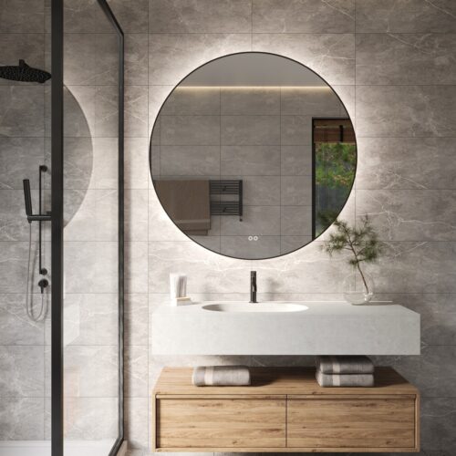 De spiegel is in het midden voorzien van een groot verwarmingselement, zodat de spiegel niet beslaat na bv het douchen, handig!