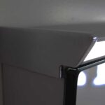 De LED verlichting bovenin staat iets gekanteld, zodat deze zeer praktisch gebruikt kan worden