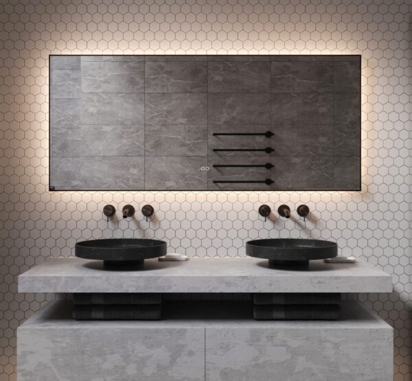 Luxe badkamerspiegel met zwarte omlijsting uitgevoerd met dimbare verlichting en spiegelverwarming