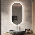 Stijlvolle ovale design badkamerspiegel met geïntegreerde verlichting, spiegelverwarming en touch schakelaar met dimfunctie en instelbare lichtkleur