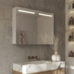 Stijlvolle aluminium badkamer spiegelkast met in de deuren geïntegreerde verlichting en spiegelverwarming