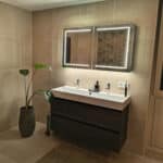 Badkamer spiegelkast op vierkanten beige tegel