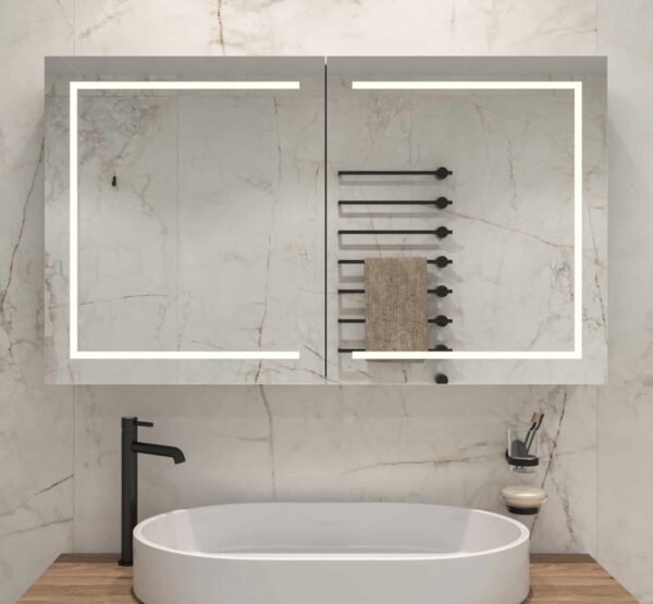 Aluminium design spiegelkast met geïntegreerde verlichting, spiegelverwarming en 2 geaarde stopcontacten