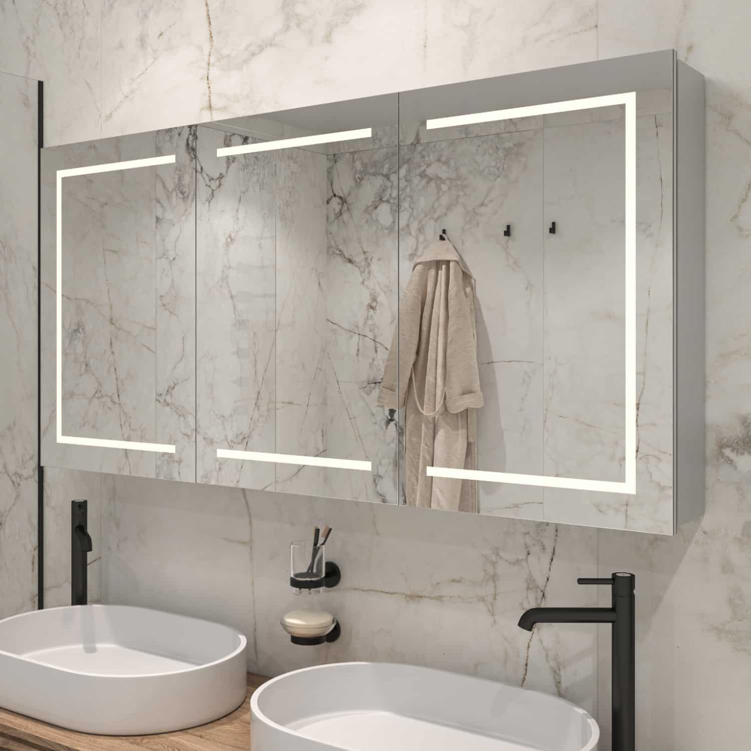 Deze alu badkamer spiegelkast is 140 cm breed en 70 cm hoog