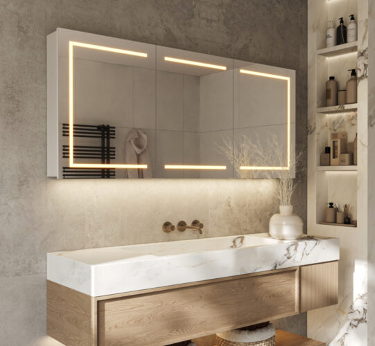 Luxe aluminium badkamer spiegelkast, voorzien van praktische verlichting in de deuren en sfeerverlichting aan de onderzijde
