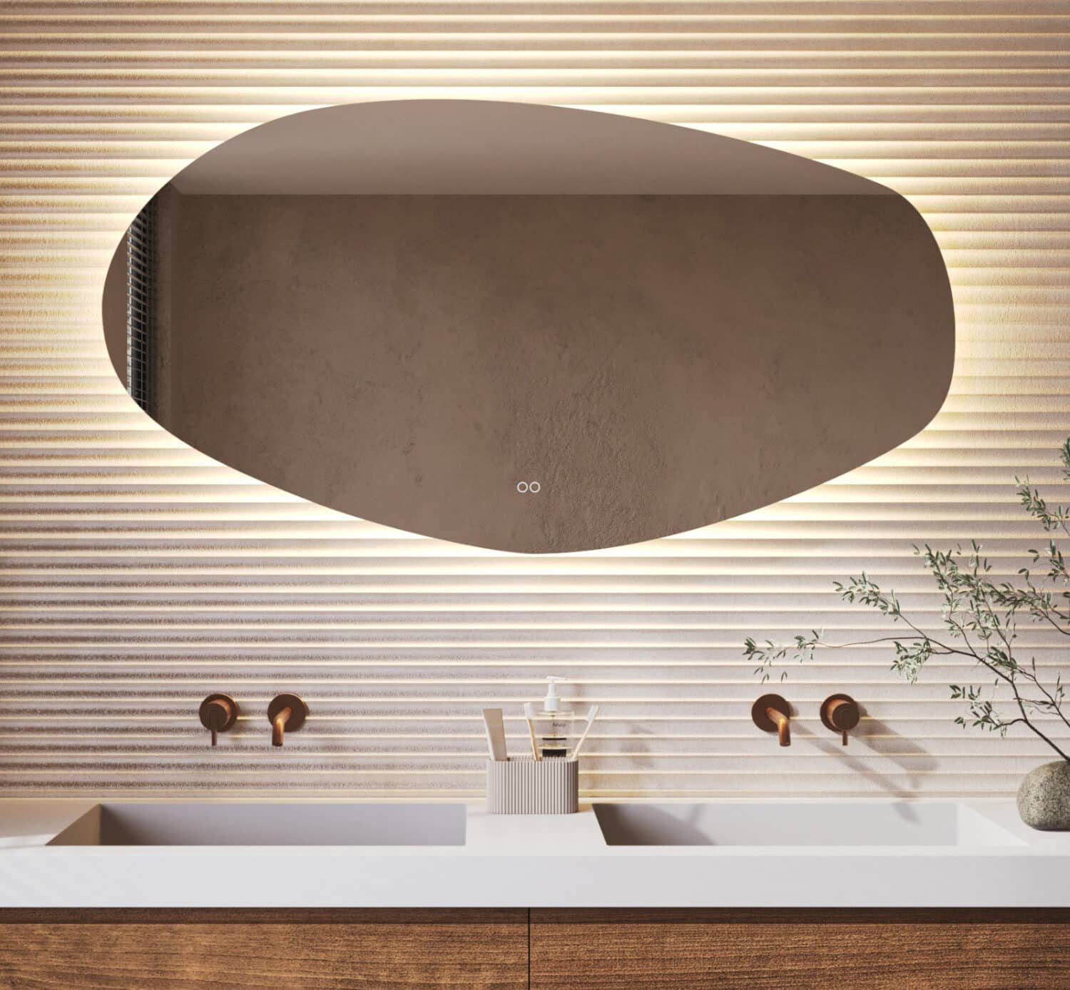 Deze trendy badkamer spiegel met organische vorm is van alle gemakken voorzien, zoals: ambi verlichting, spiegelverwarming, dimfunctie en een instelbare lichtkleur