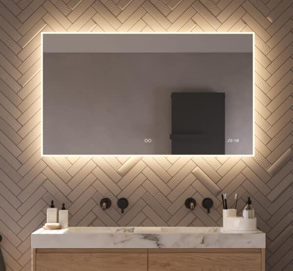 Begin iedere dag comfortabel én op tijd met deze stijlvolle badkamerspiegel met geïntegreerde digitale klok, verlichting en spiegelverwarming in de afmeting 120x70 cm