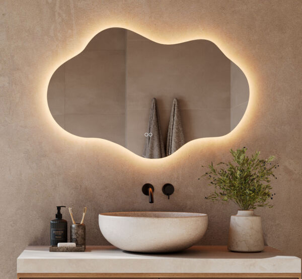 Fraaie asymmetrische spiegel voor in de badkamer van 100 cm breed, uitgevoerd met dimbare verlichting, instelbare lichtkleur, spiegelverwarming en dubbele touch schakelaar